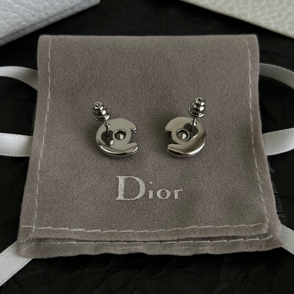 Dior Silver-Tone Sculpted Oval Stud Earrings - product image 5