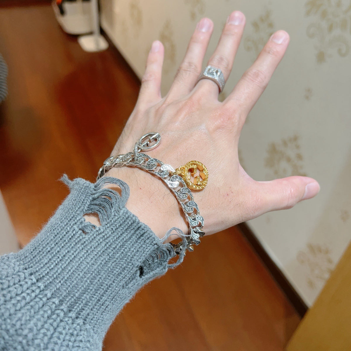 Gucci Silver-Tone Cuban Link Bracelet with Two-Tone G Charm - album image 8