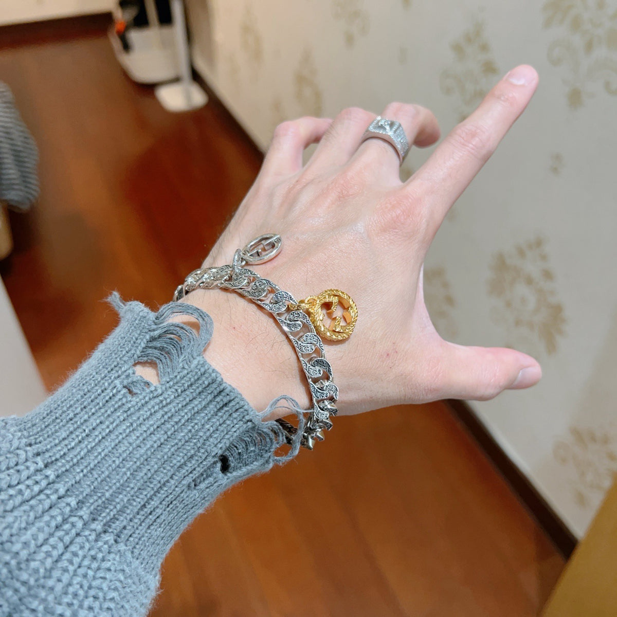 Gucci Silver-Tone Cuban Link Bracelet with Two-Tone G Charm - album image 6