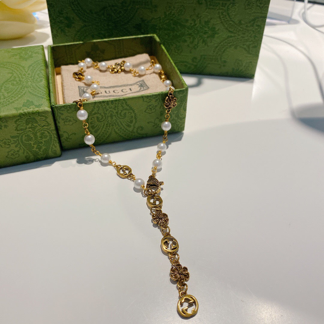 Gucci Pearl Flower GG Letter Necklace - album image 7