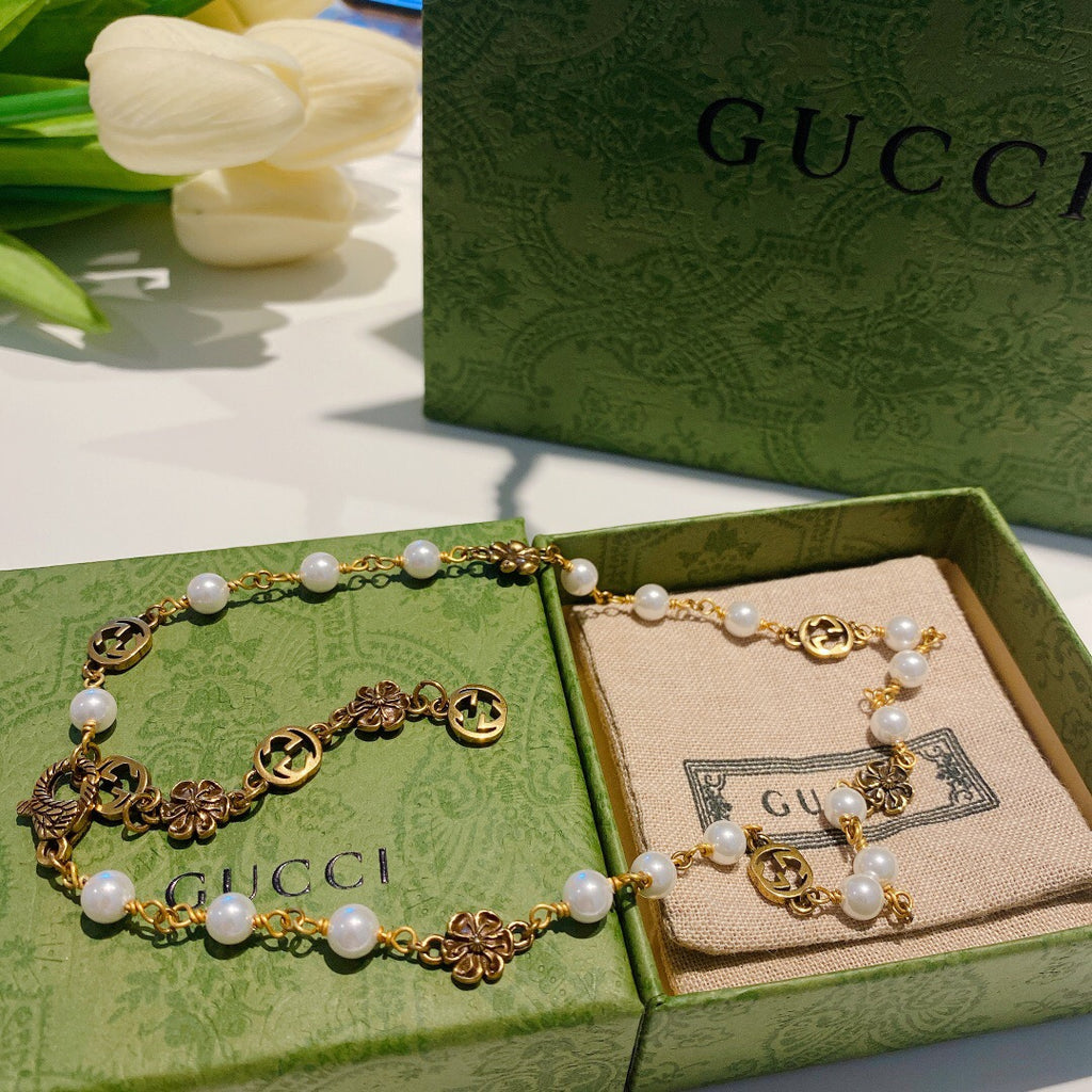 Gucci Pearl Flower Letter Necklace - album image 9