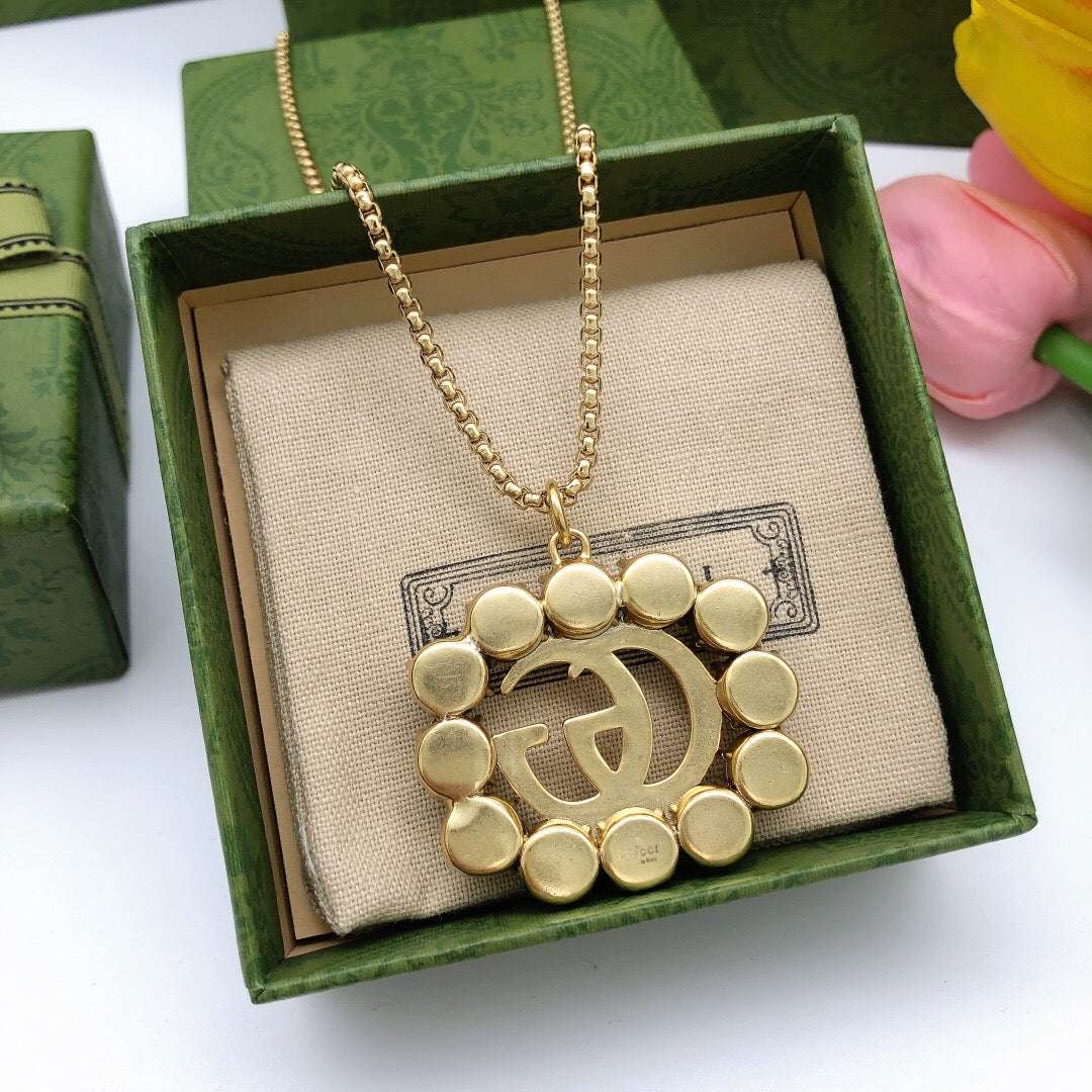 Gucci Pearl Square Pendant Necklace - album image 6