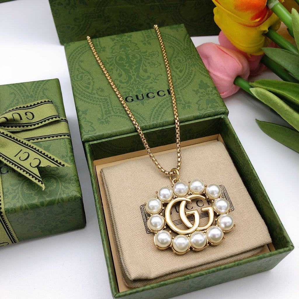 Gucci Pearl Square Pendant Necklace - album image 3