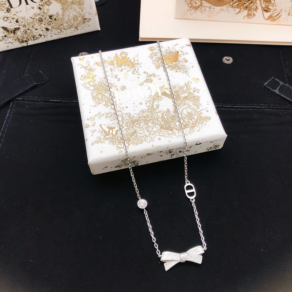 Dior Silver-Tone Sculpted Bow Necklace - product image 3