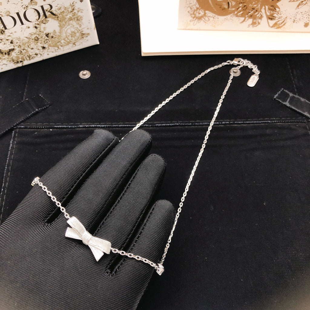 Dior Silver-Tone Sculpted Bow Necklace - product image 6