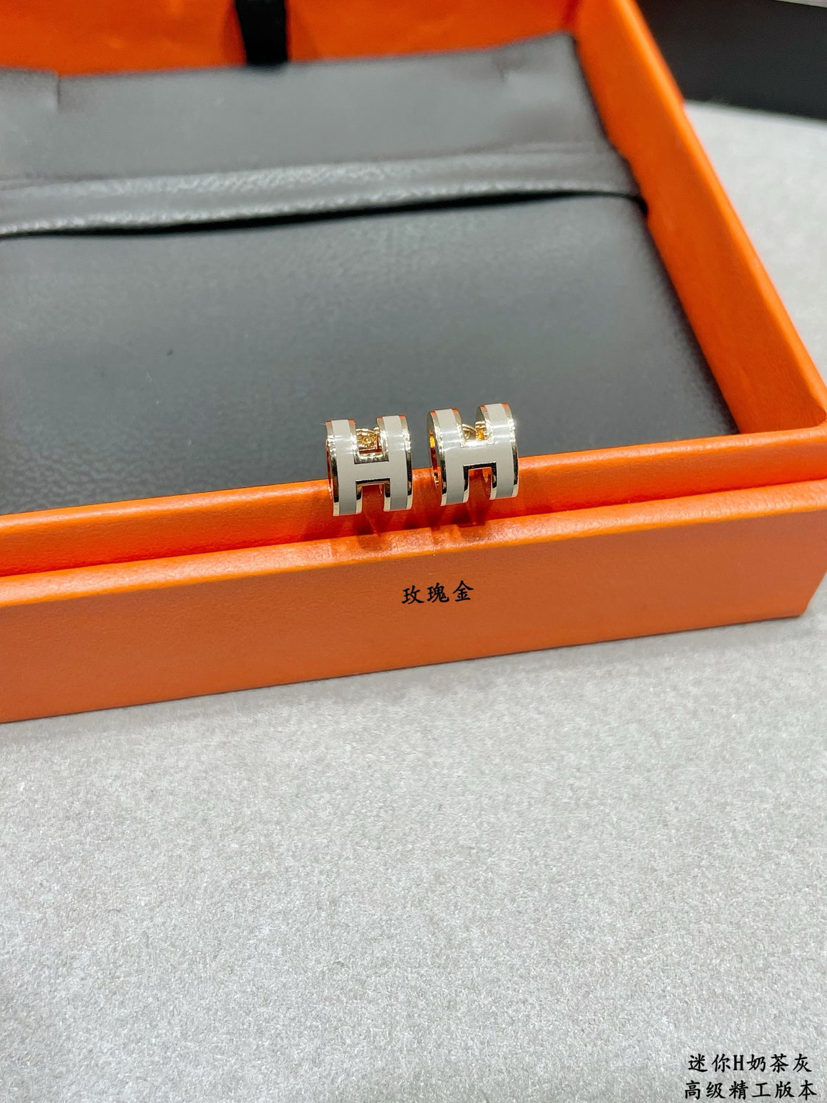 Hermès Black Mini H Stud Earrings - album image 2