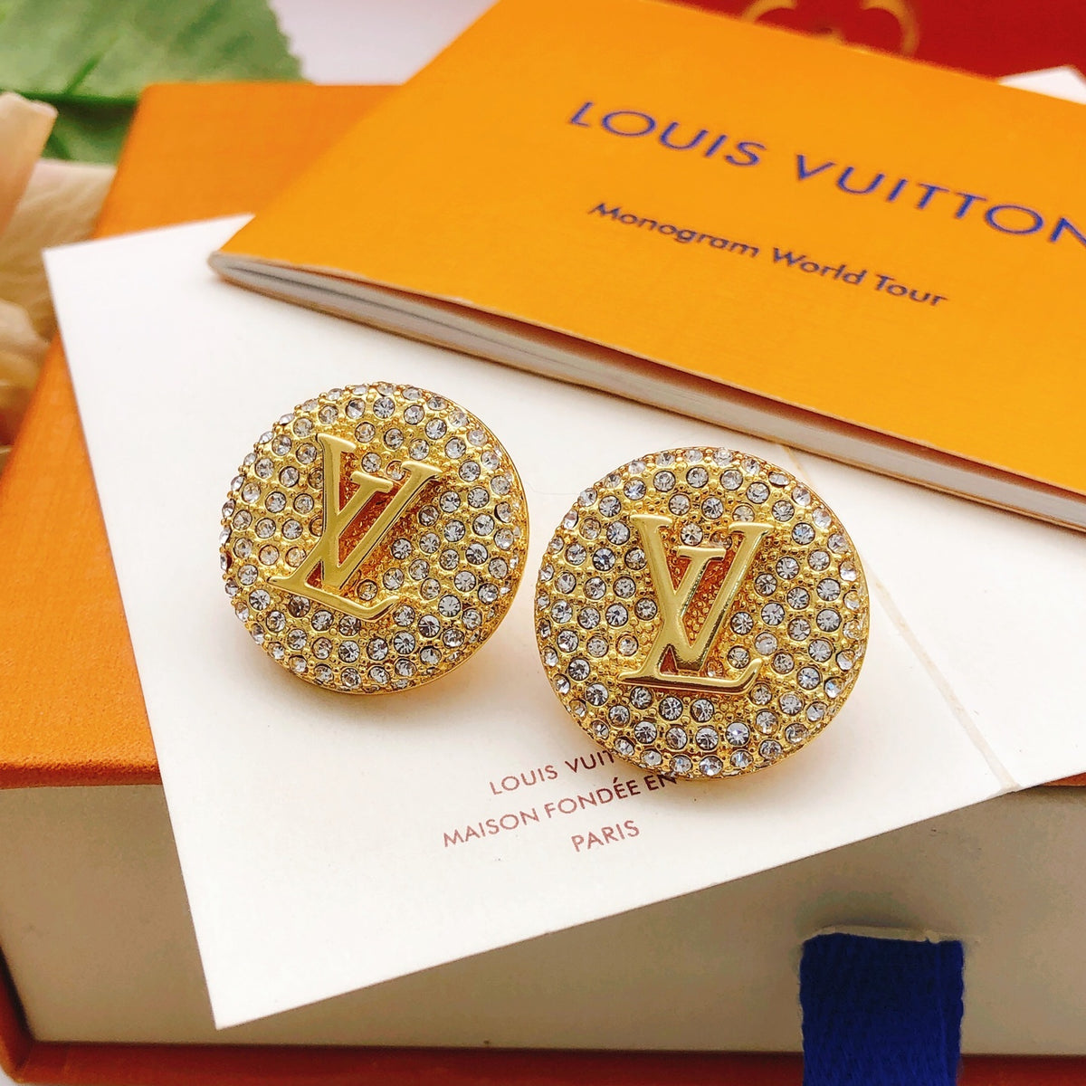 Louis Vuitton Circular Earrings - album image 3
