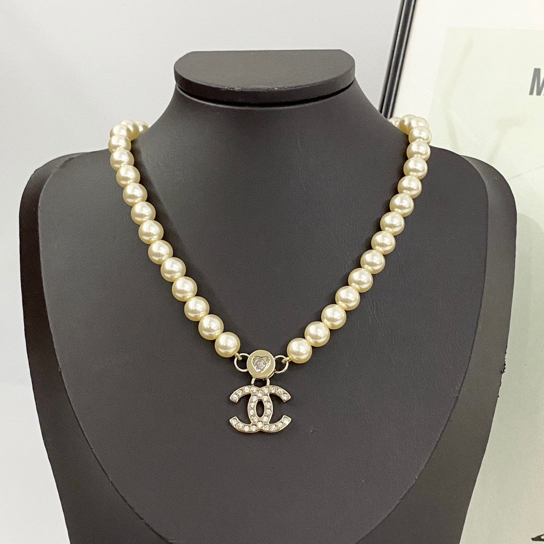 Chanel Pearl Circular Necklace - album image 6