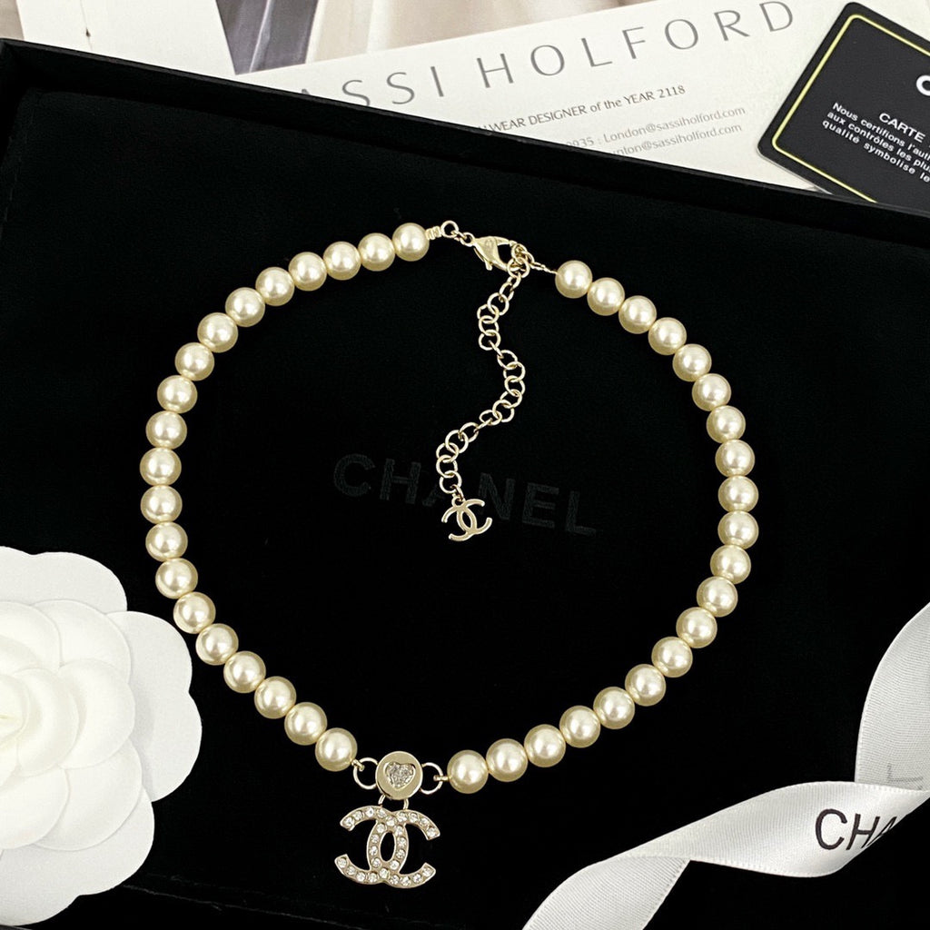 Chanel Pearl Circular Necklace - album image 3