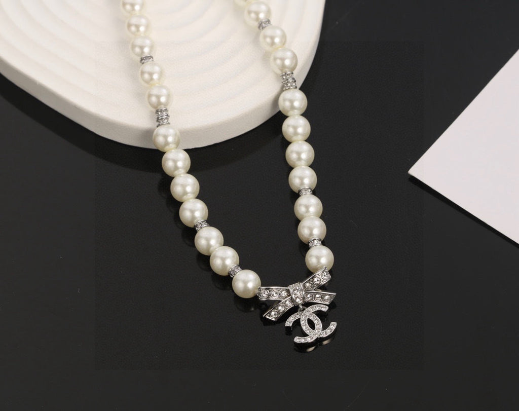 Chanel Bow Butterfly Pearl Circular Necklace - album image 5