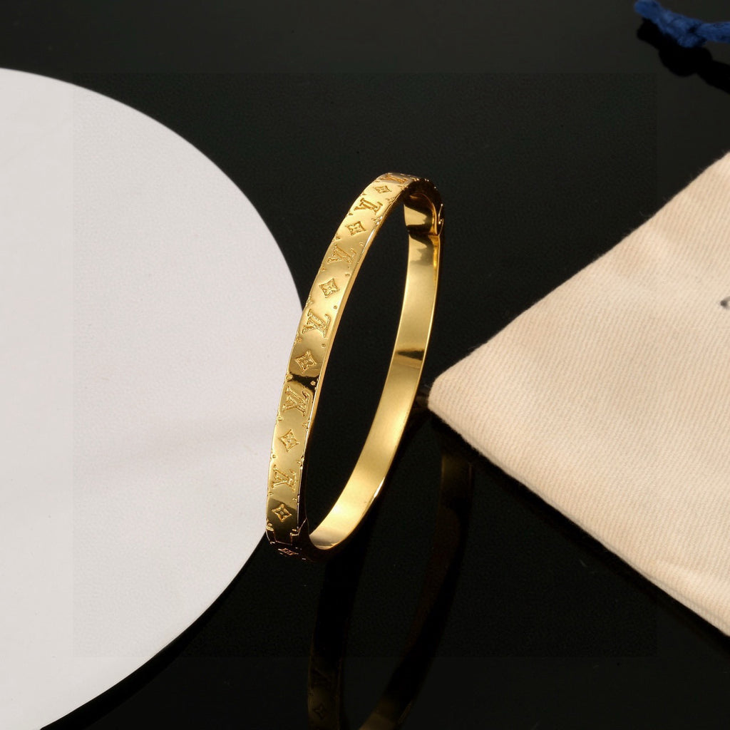 Louis Vuitton Clover Openwork Bangle - album image 4