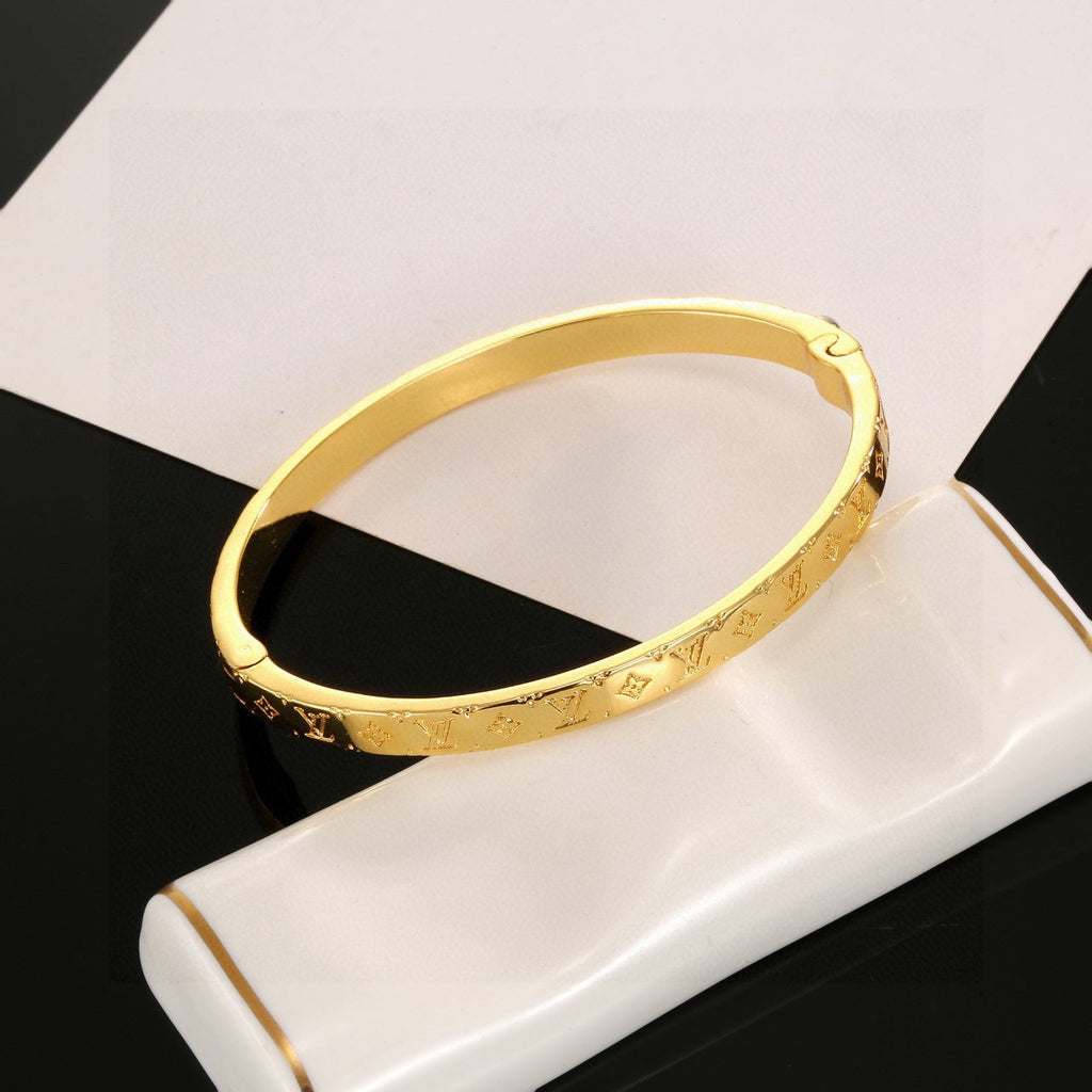 Louis Vuitton Clover Openwork Bangle - album image 3