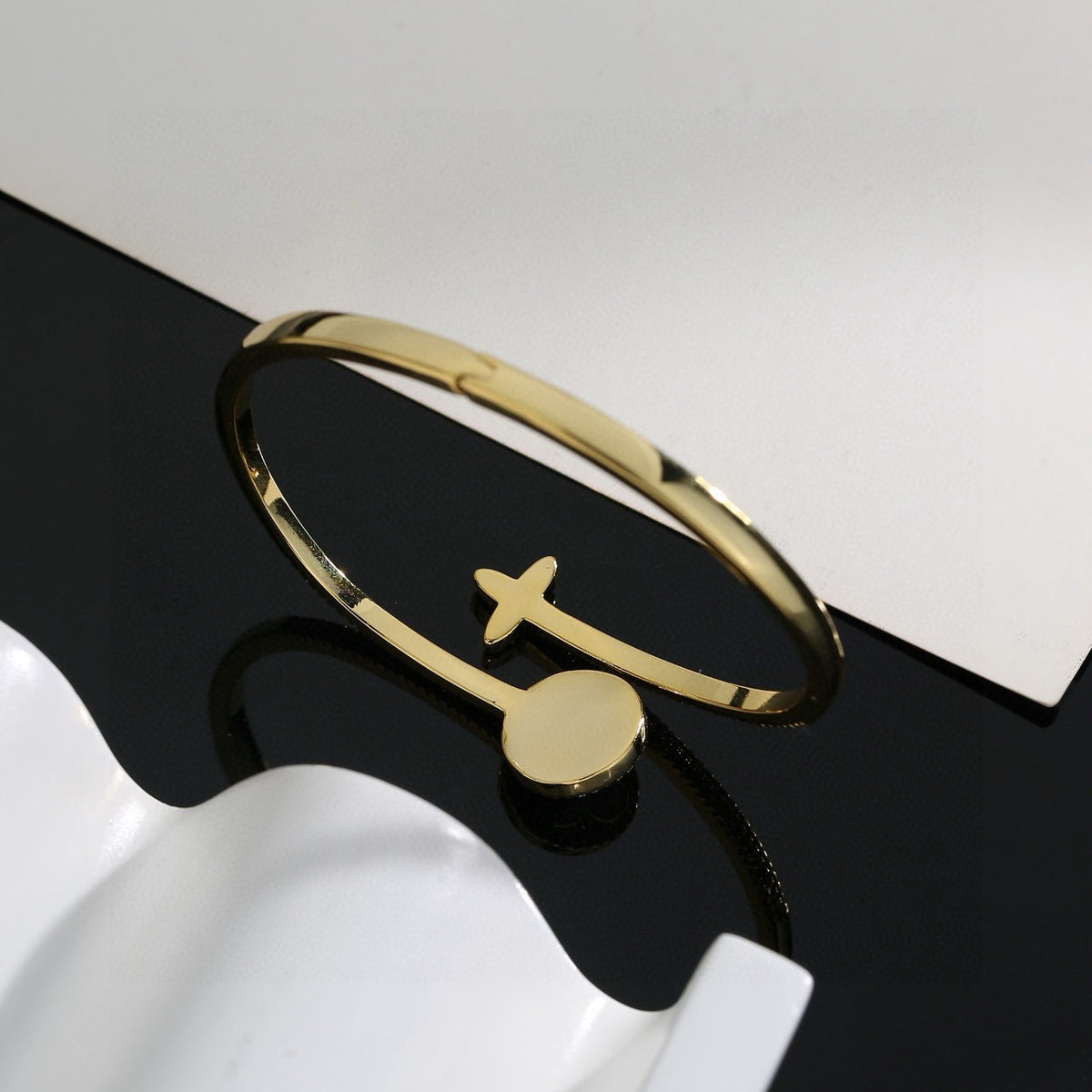 Louis Vuitton Clover Bangle - album image 3