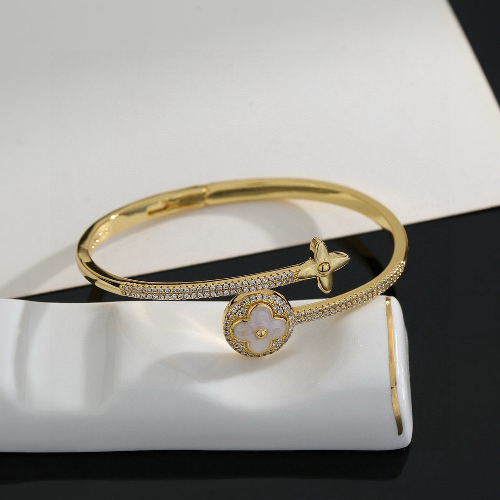 Louis Vuitton Clover Bangle - album image 5