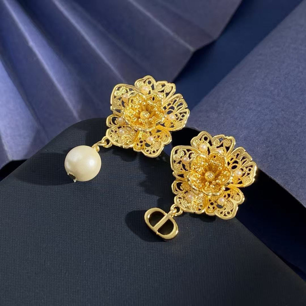 Dior Floral Asymmetric Drop Earrings - product image 2