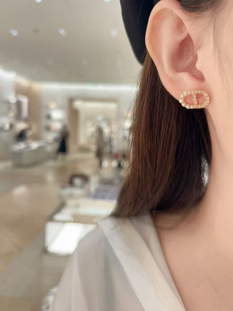 Dior Pearl-Look Letter Front-and-Back Earrings - product image 1