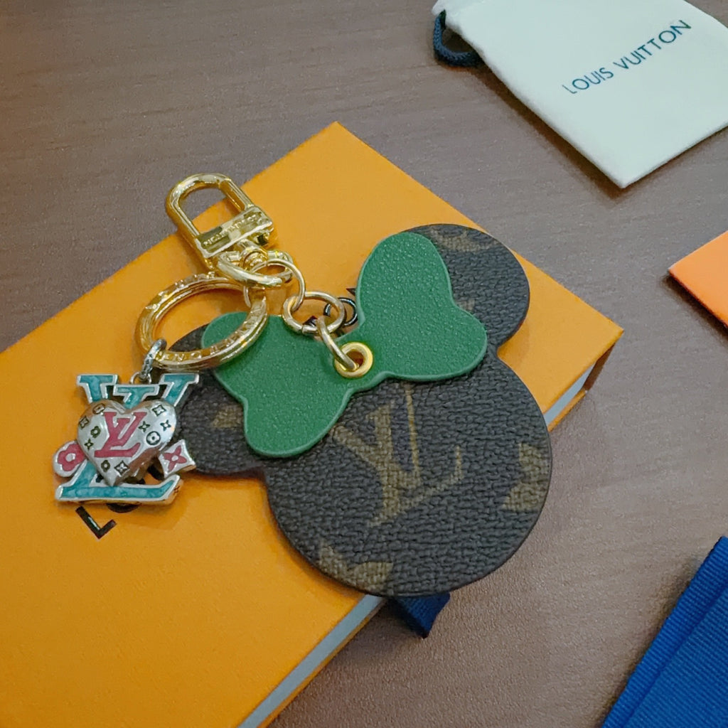 Louis Vuitton Green Flower and Monogram Disc Keychain - album image 6