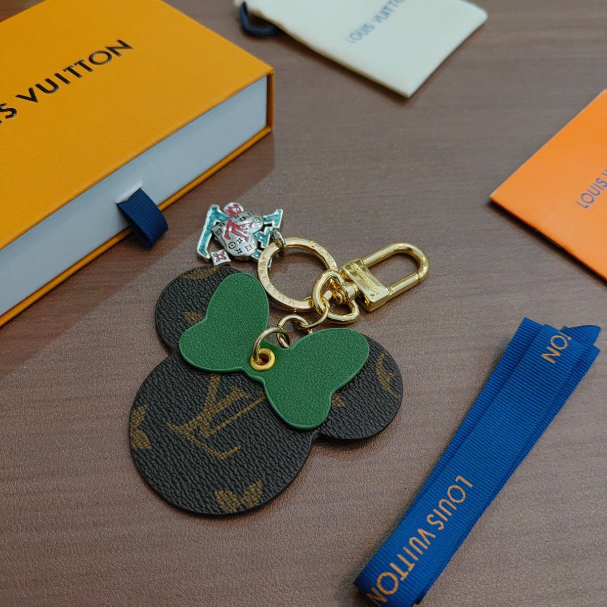 Louis Vuitton Green Flower and Monogram Disc Keychain - album image 3