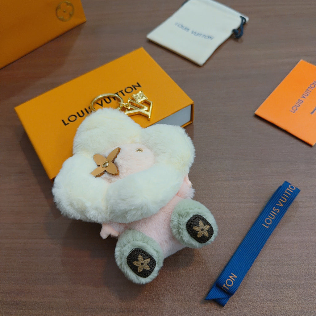 Louis Vuitton White Furry Animal Keychain - album image 6