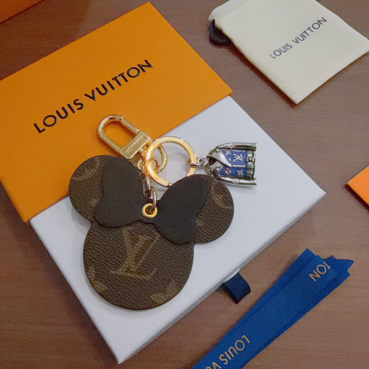 Louis Vuitton Brown Flower and Monogram Disc Keychain - album image 6