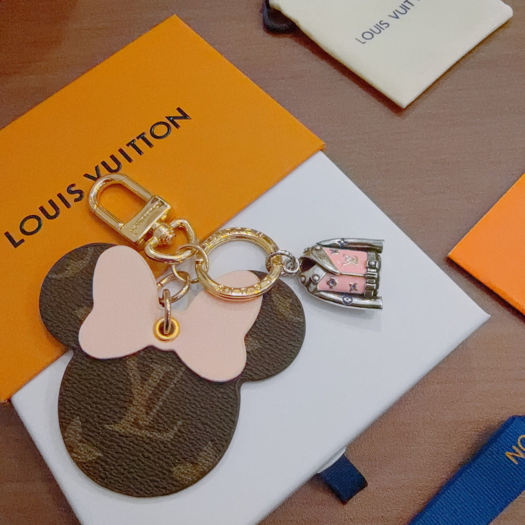 Louis Vuitton White Flower and Monogram Disc Keychain - album image 2