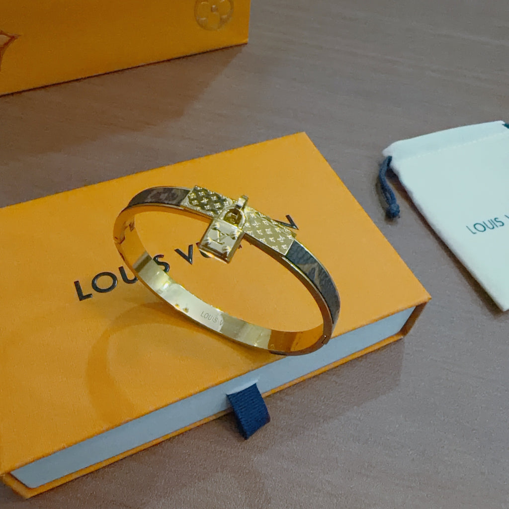 Louis Vuitton Gold-Tone Engraved Open Bangle - album image 6