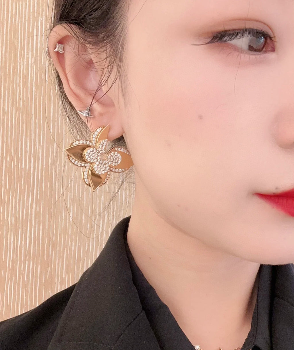 Louis Vuitton Gold-Tone Clover Stud Earrings - album image 7