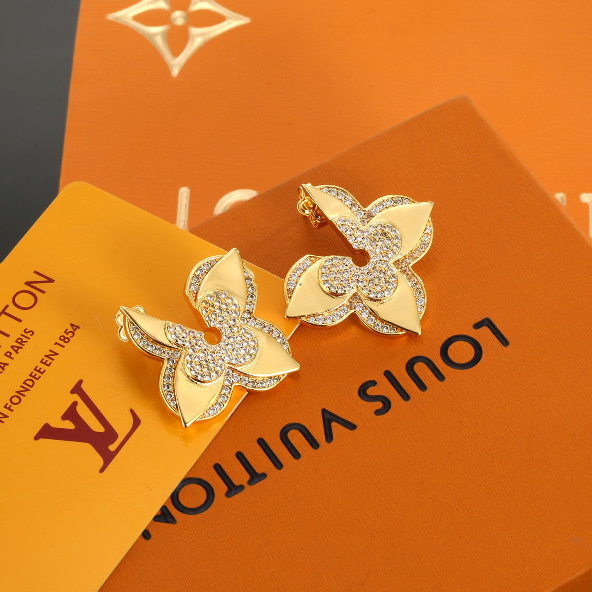 Louis Vuitton Gold-Tone Clover Stud Earrings - album image 1