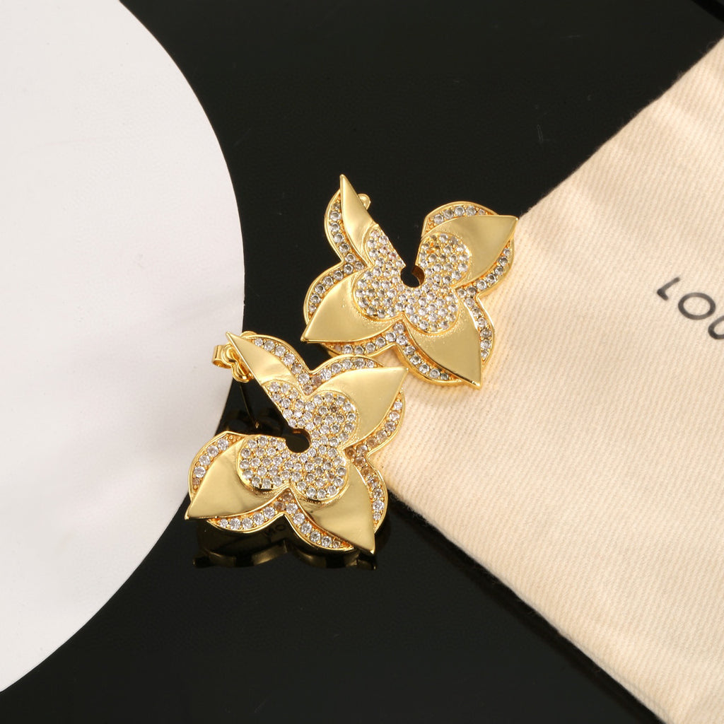 Louis Vuitton Gold-Tone Clover Stud Earrings - album image 3