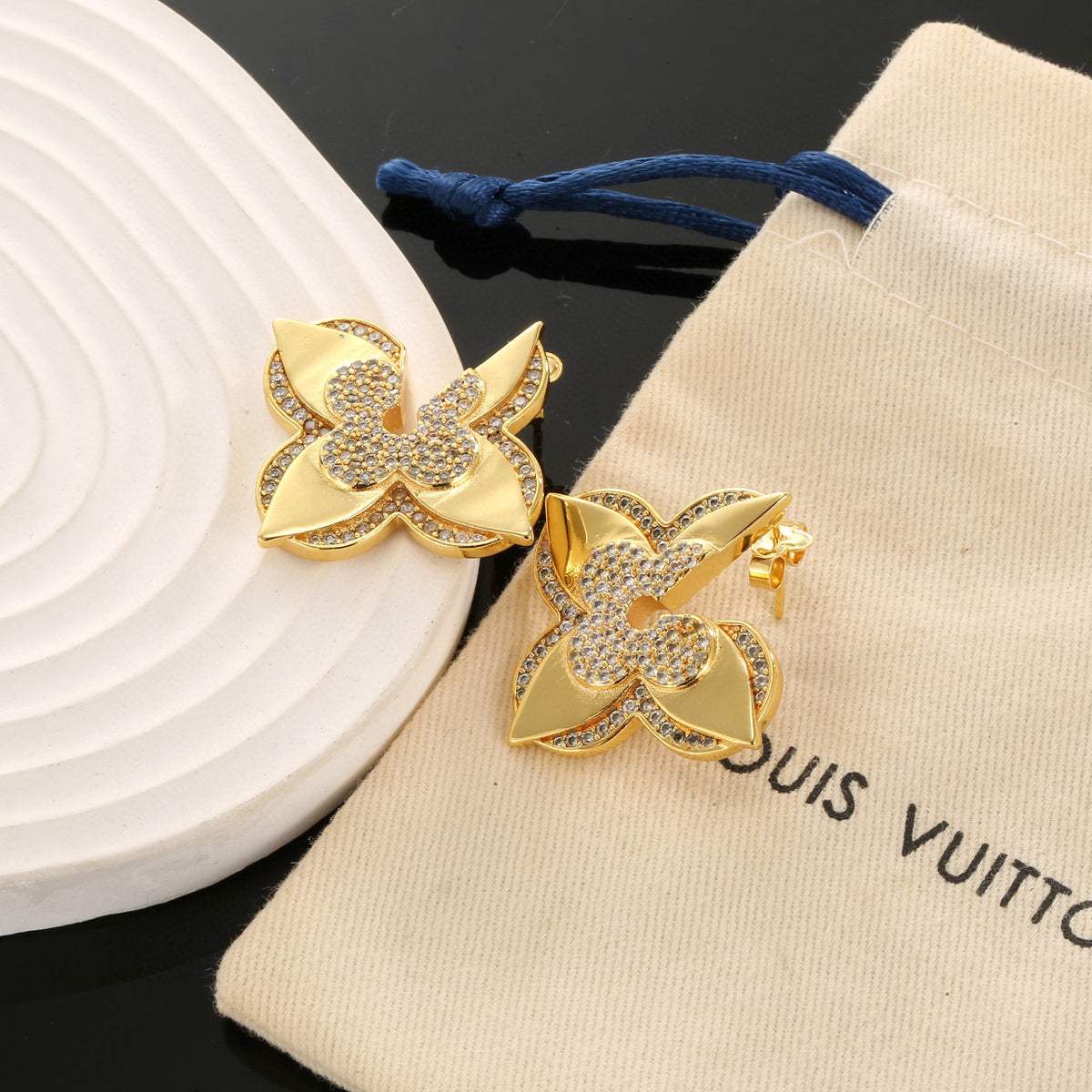Louis Vuitton Gold-Tone Clover Stud Earrings - album image 8