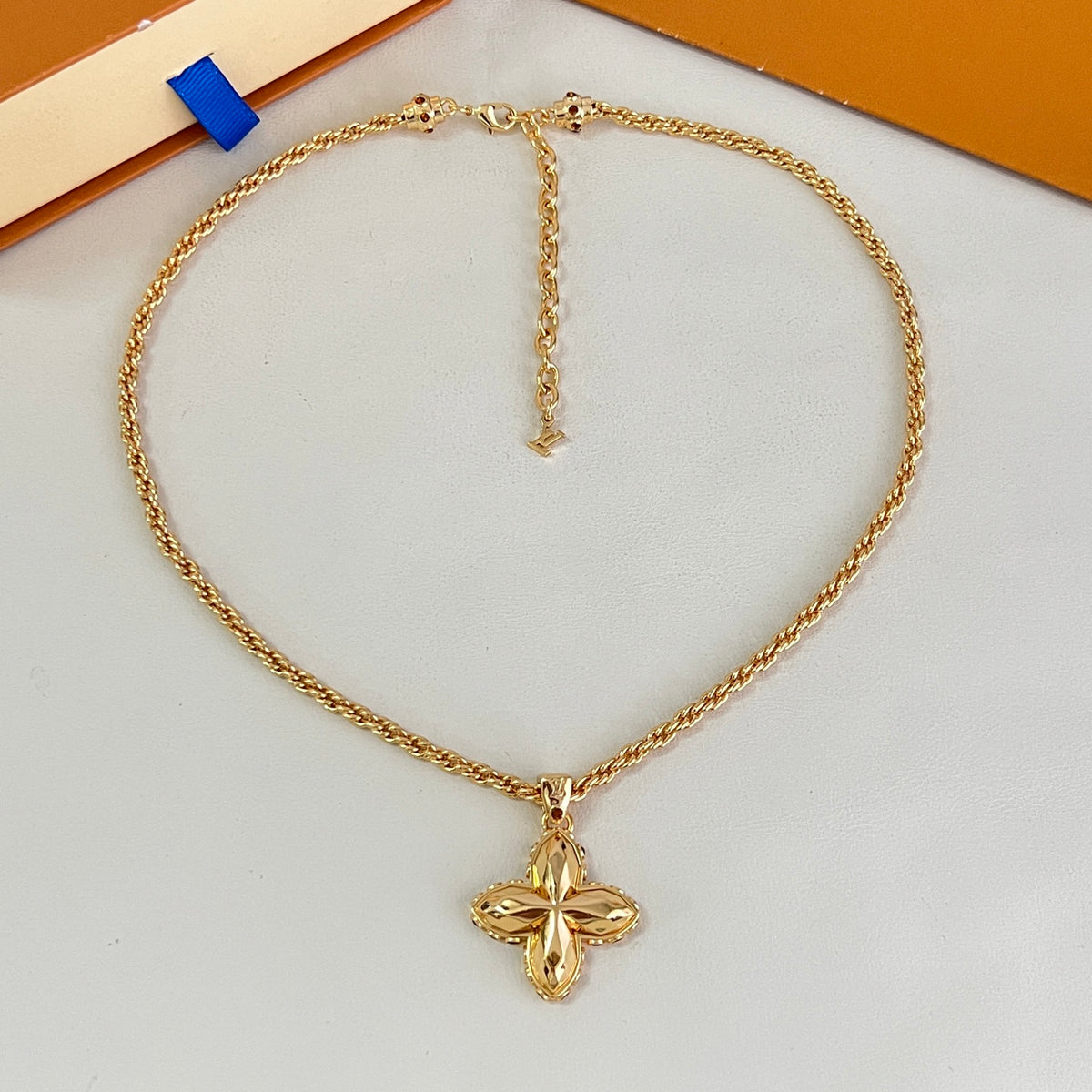 Louis Vuitton Gold-Tone Flower Pendant Necklace - album image 5