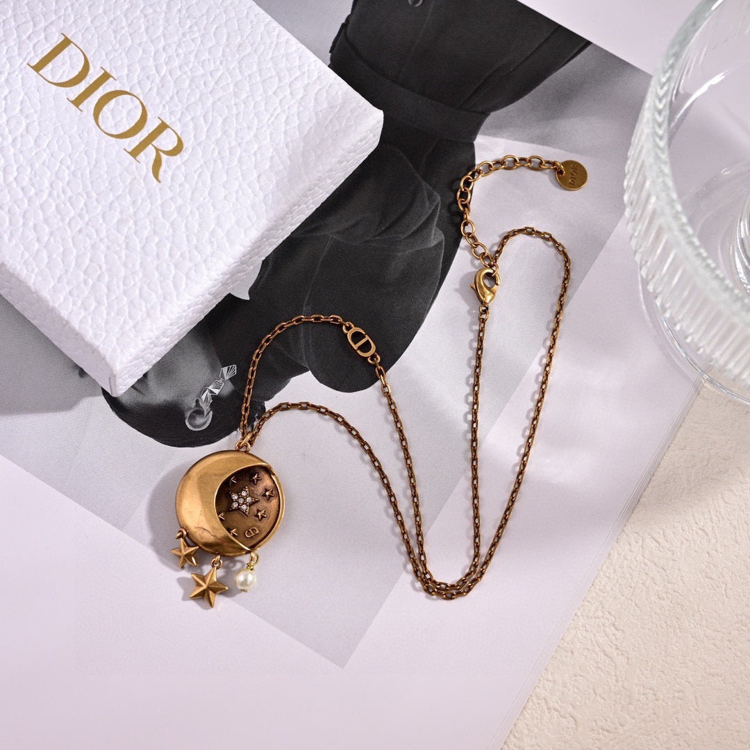 Dior Letter and Round Medallion Necklace - product image 11