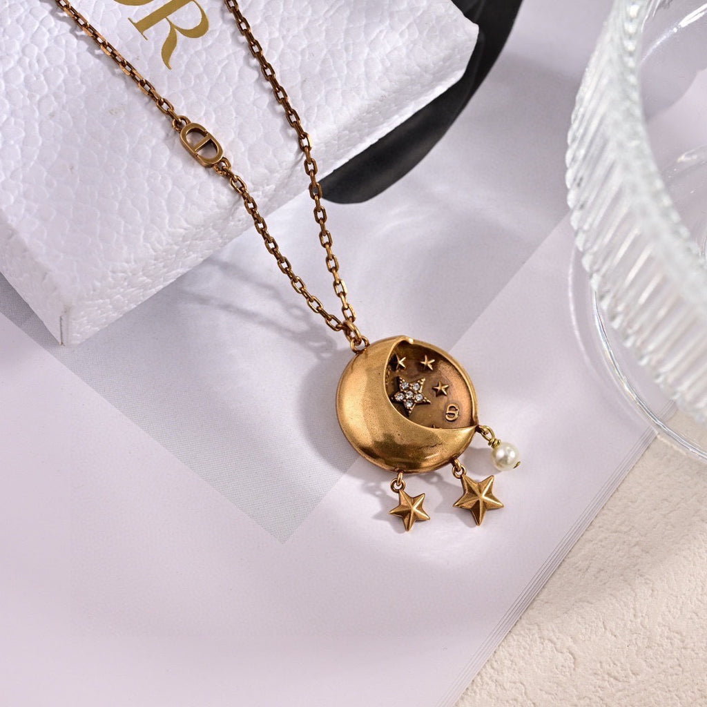 Dior Letter and Round Medallion Necklace - product image 10