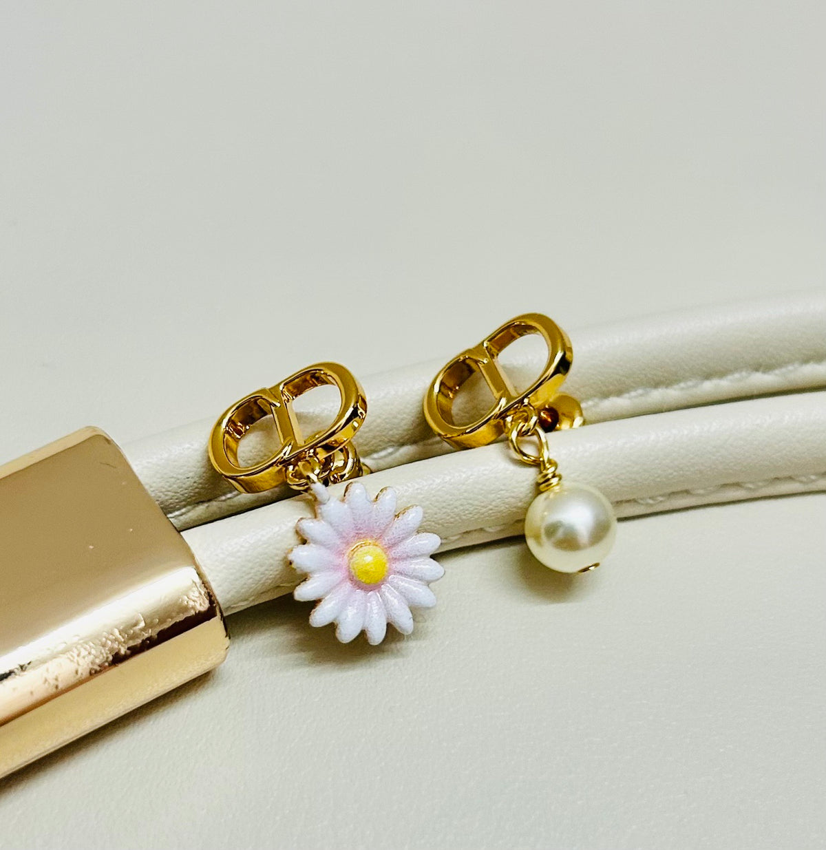 Dior Pearl-Look Sculpted Bow Earrings - product image 5