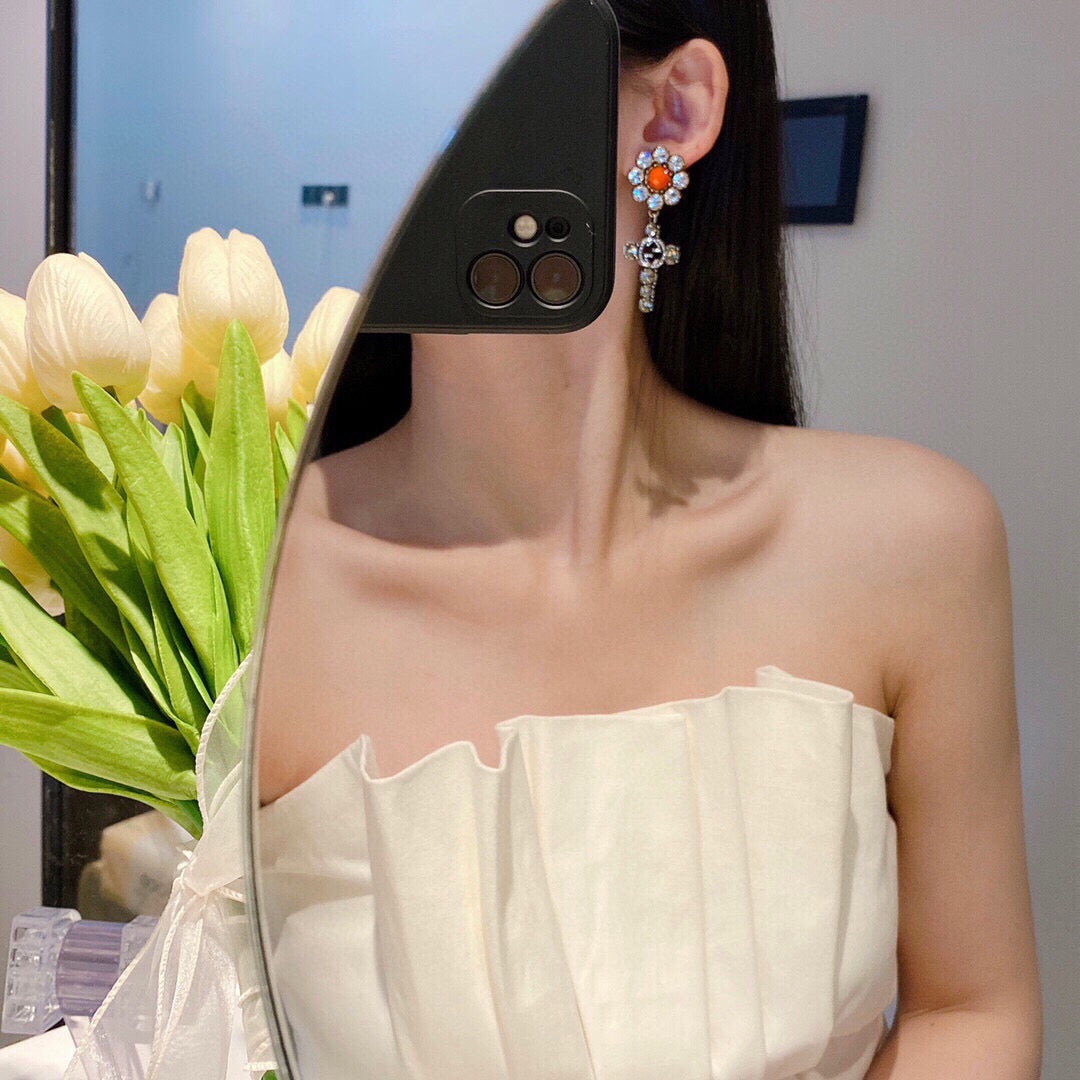 Gucci Sunflower Crystal Accent Earrings - album image 6