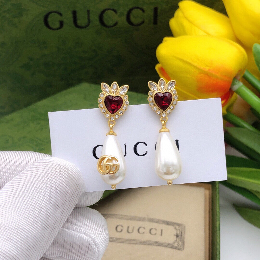 Gucci Teardrop Pearl Earrings - album image 2