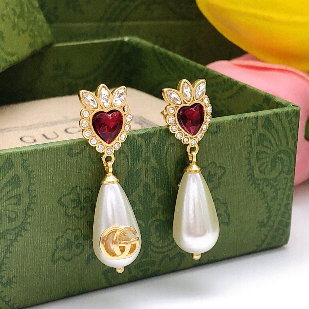 Gucci Teardrop Pearl Earrings - album image 3