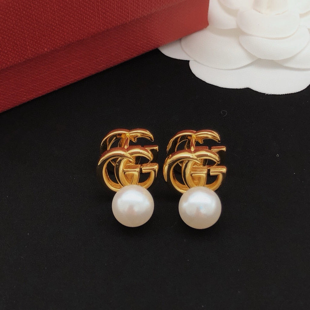 Gucci Pearl Earrings - album image 6