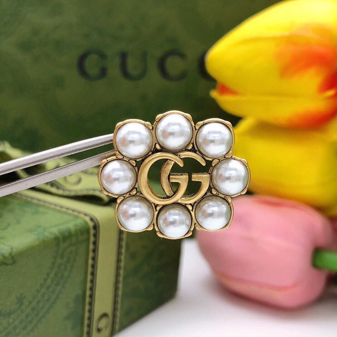 Gucci Interlocking G Pearl Earrings - album image 6