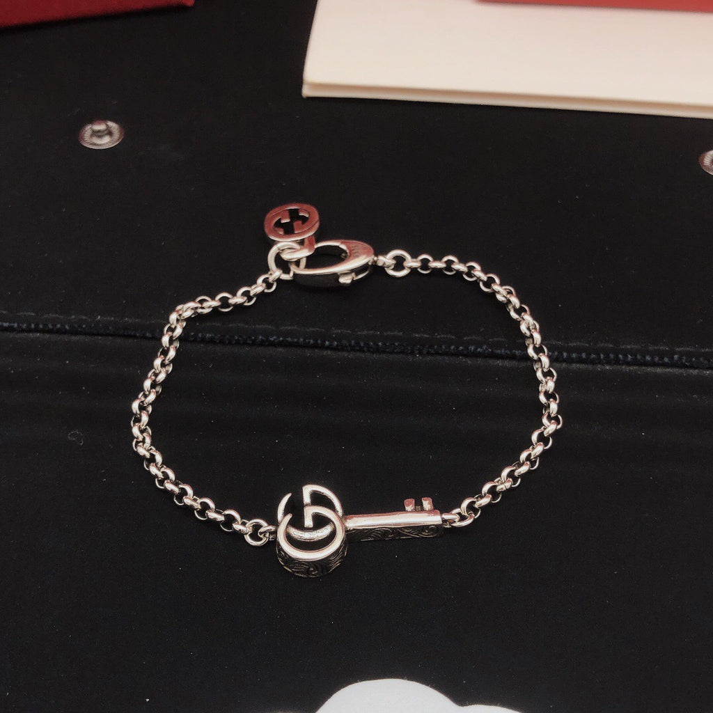 Gucci Antique Gold-Tone Key Gold-Tone Bracelet - album image 3