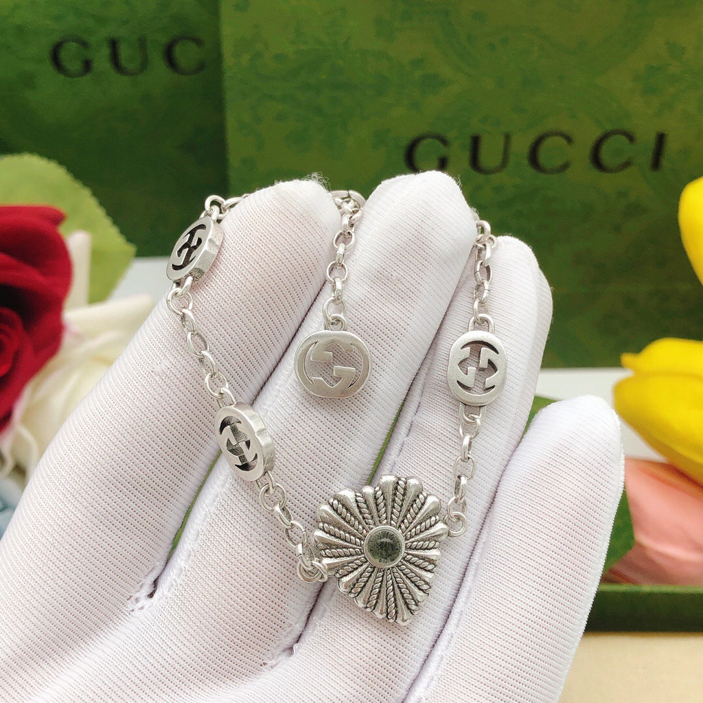Gucci Heart Bracelet - album image 2