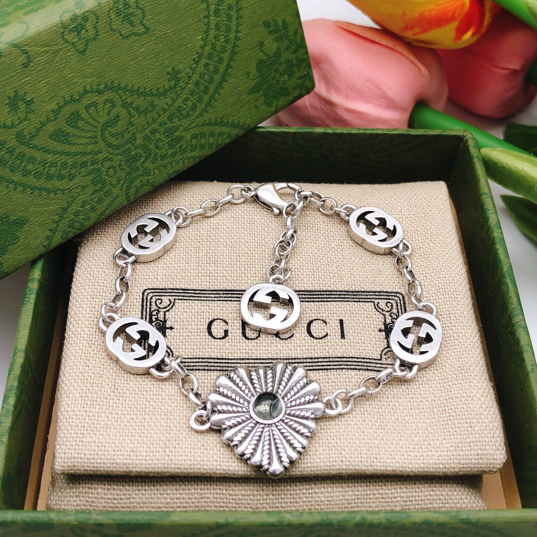 Gucci Heart Bracelet - album image 1