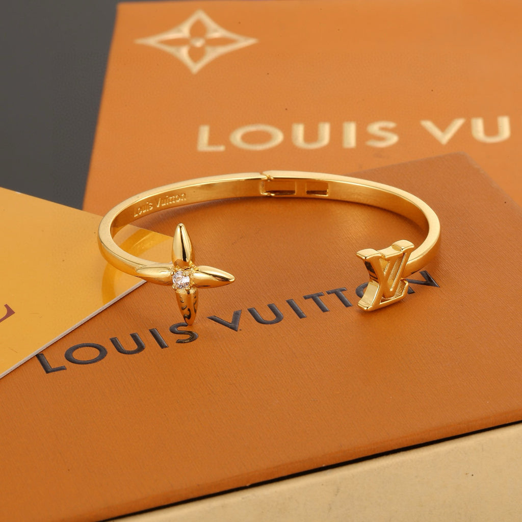 Louis Vuitton Clover Bangle - album image 6