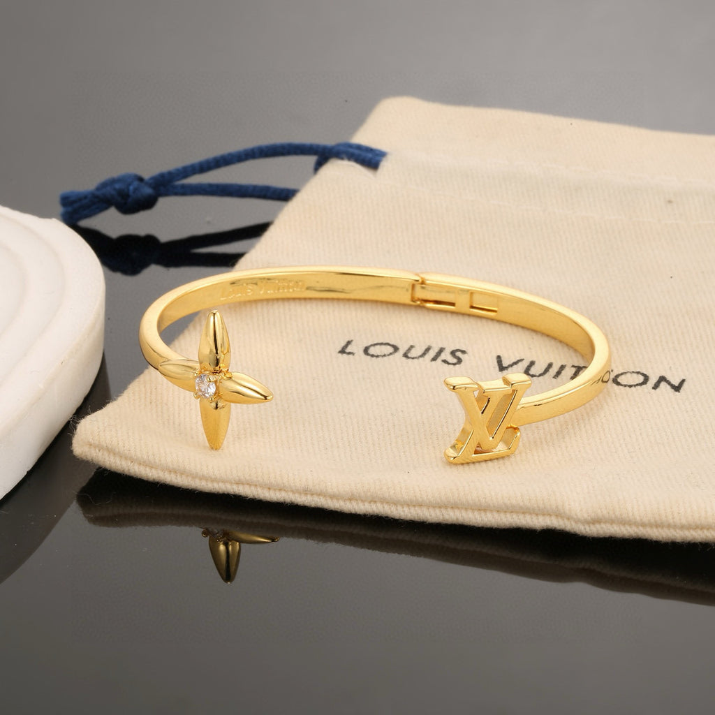 Louis Vuitton Clover Bangle - album image 5