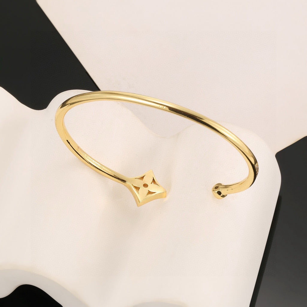 Louis Vuitton Clover Bangle - album image 5