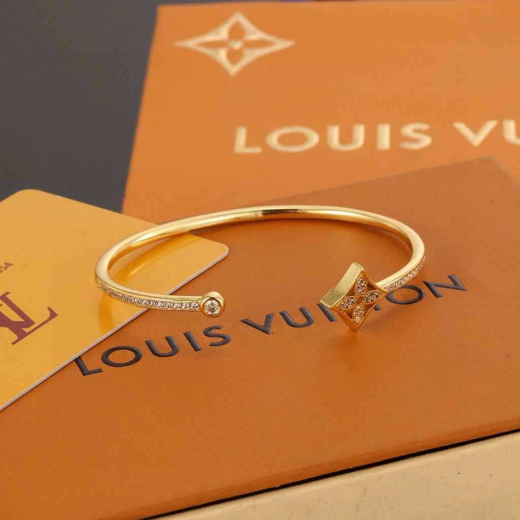 Louis Vuitton Clover Bangle - album image 4
