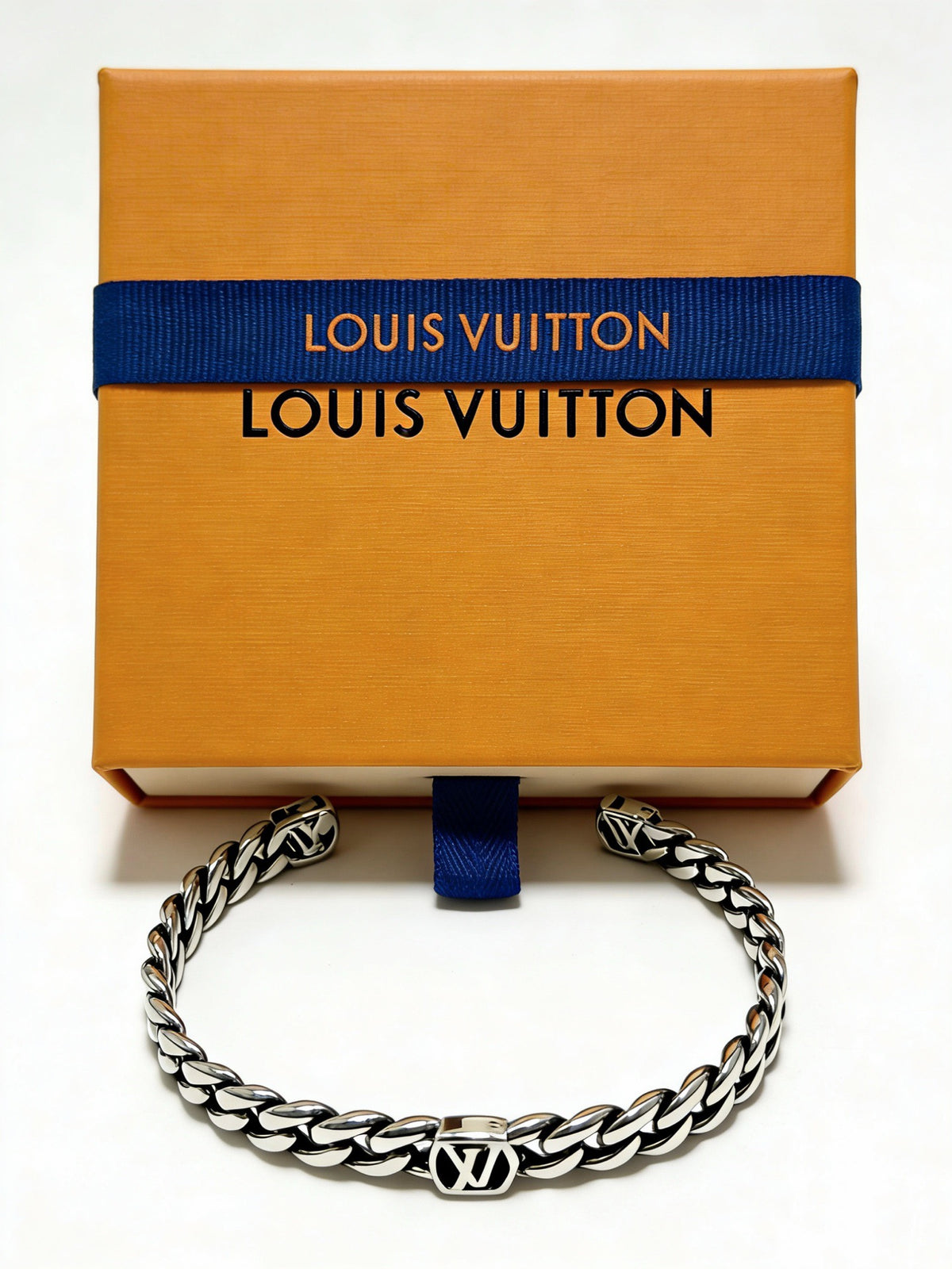 Louis Vuitton Silver-Tone Open Antiqued Chain Bracelet - album image 1