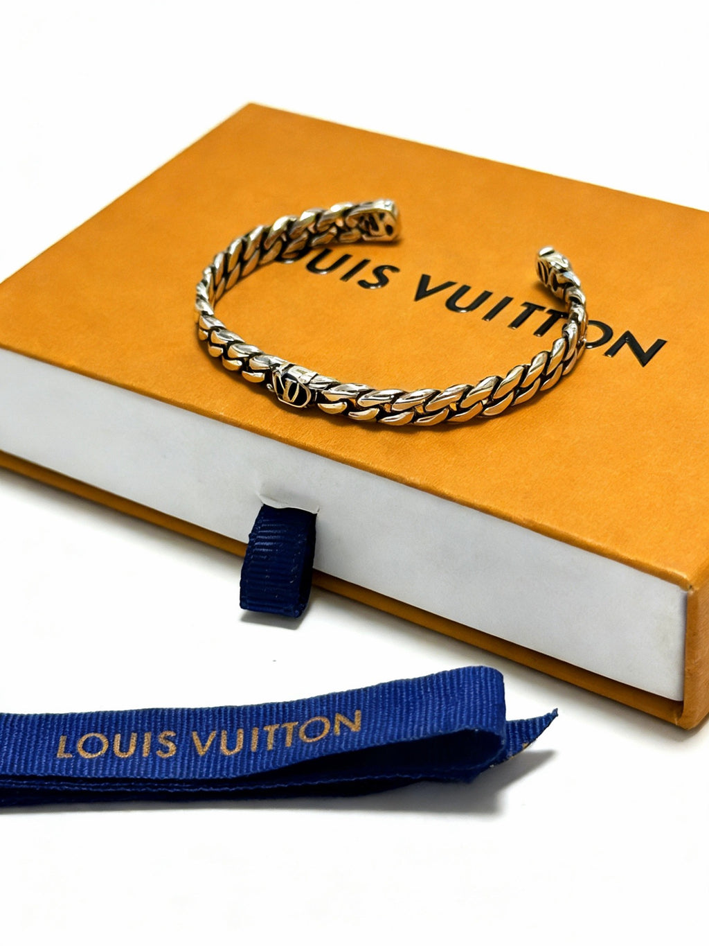 Louis Vuitton Silver-Tone Open Antiqued Chain Bracelet - album image 5