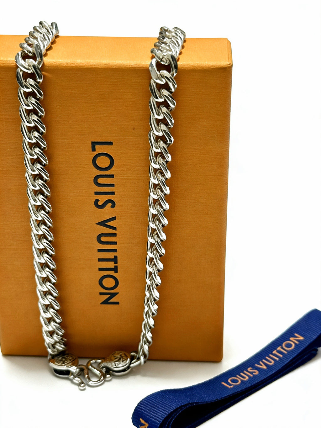 Louis Vuitton Silver-Tone Antiqued Chain Necklace - album image 3