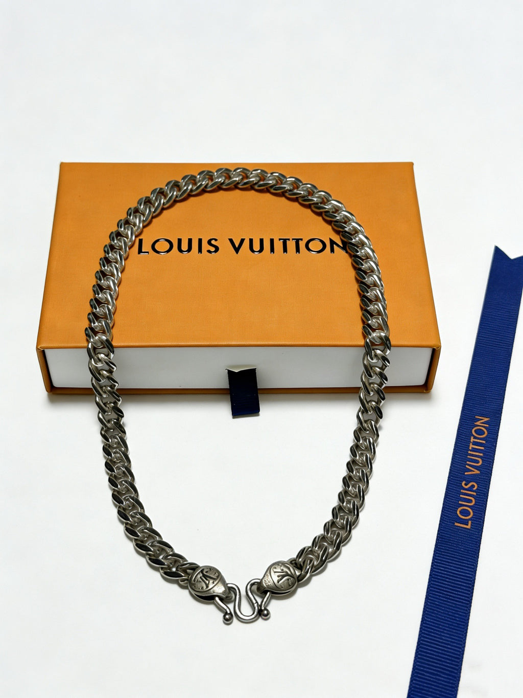 Louis Vuitton Silver-Tone Antiqued Chain Necklace - album image 6